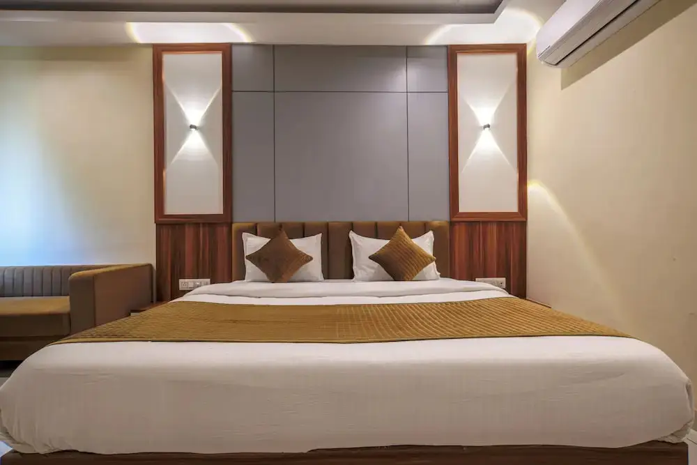 Удджайн: Hotel Radhe Krishna Resort