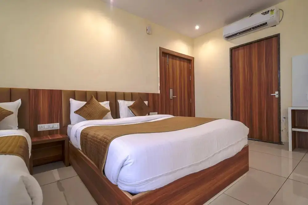Удджайн: Hotel Radhe Krishna Resort