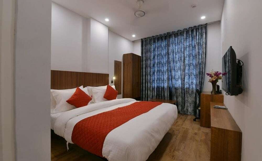 Газиабад: Hotel The Emporio A Corporate suites