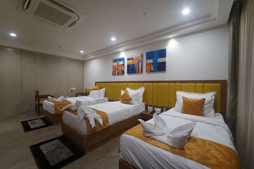 Гарудешвар: Hotel Stature Inn