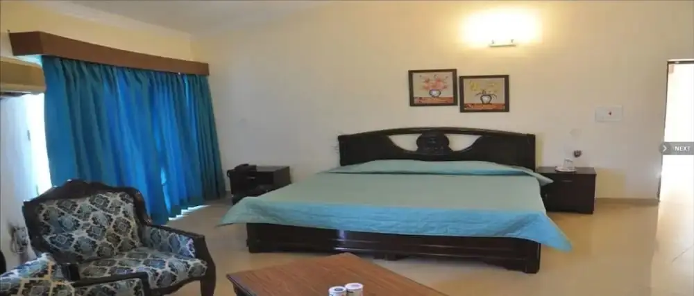 Ghasera: Jungle Babbler Tourist Resort