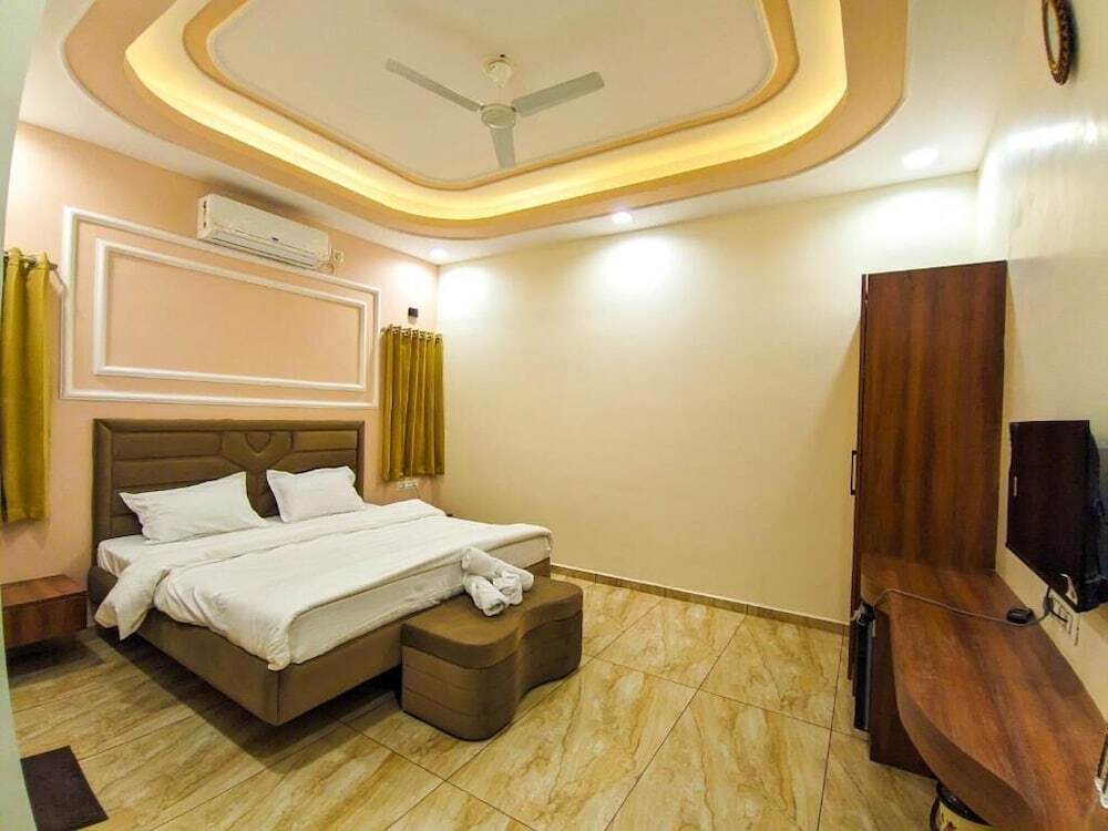 Бхудж: The Royal Riviera Resort & stay