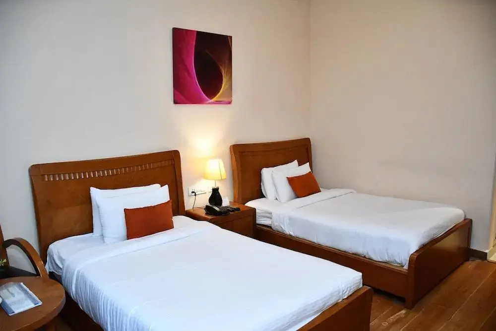 Бадди: Gianz Hotel