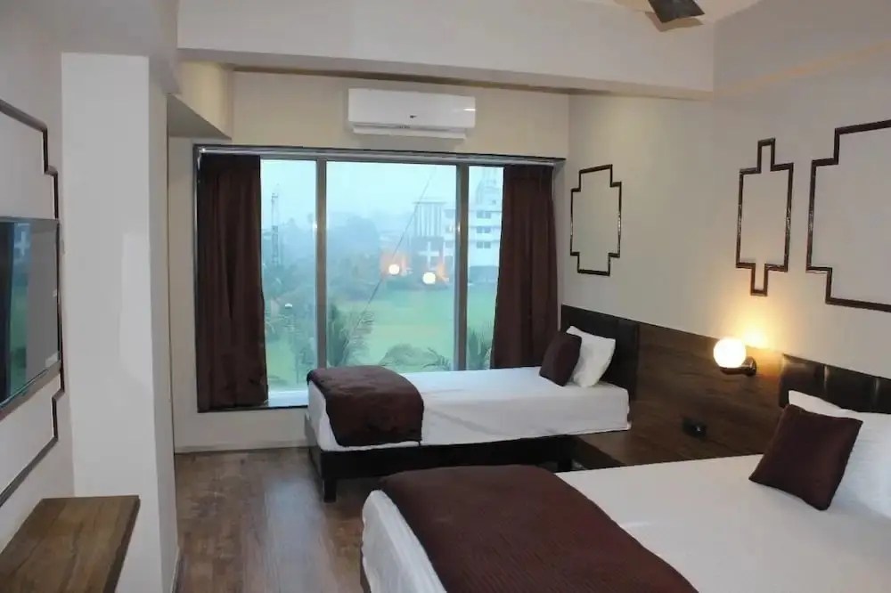 Сурат: Hotel Crescent Rooms And Banquet