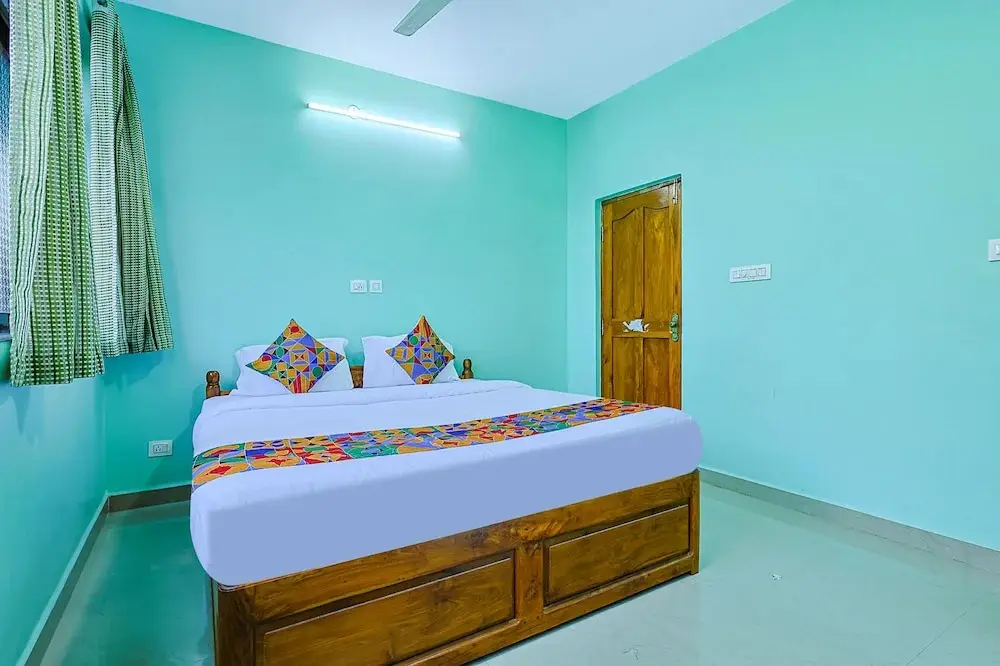 Верем: FabExpress Goa Beach Heaven