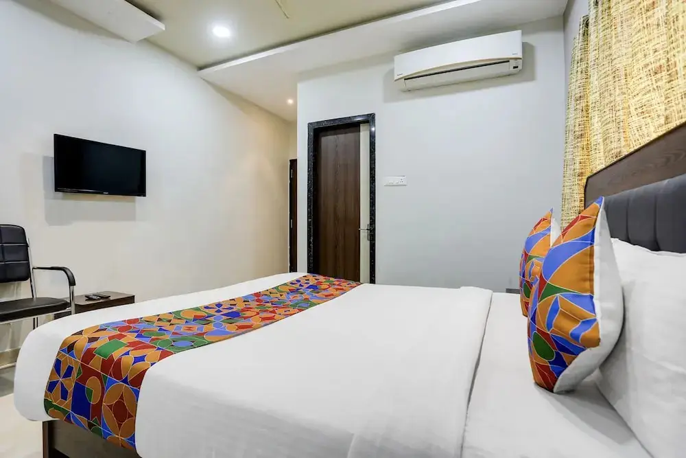 Райпур: FabHotel Johar Inn