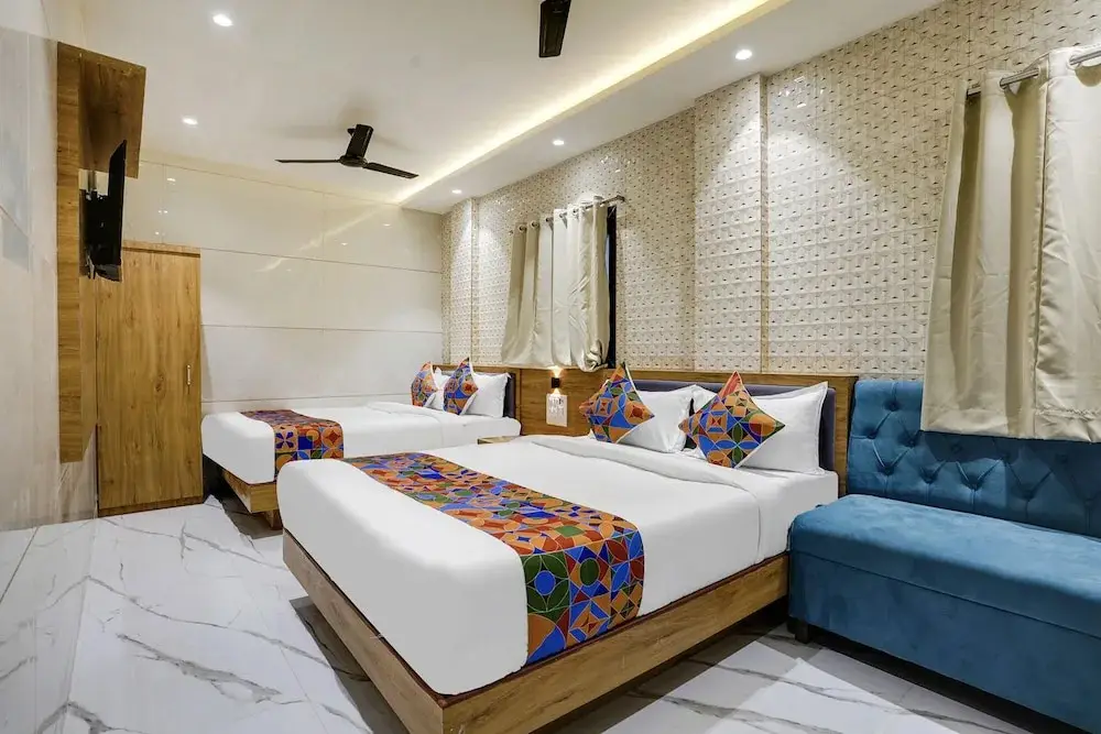 Мумбаи: FabHotel Regal Residency