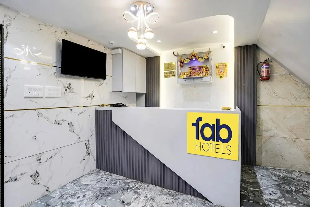 Мумбаи: FabHotel Regal Residency