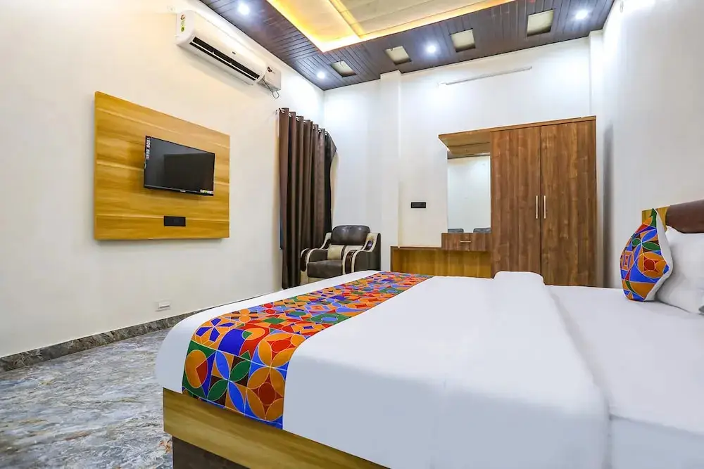 Файзабад: Fabhotel Jb Square Resort