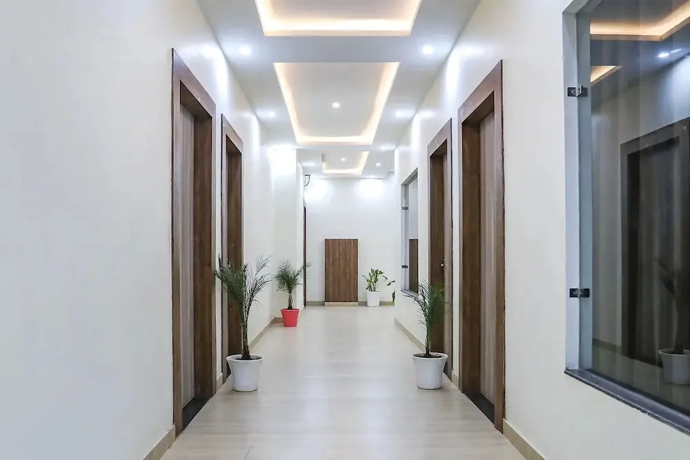 Файзабад: Fabhotel Jb Square Resort
