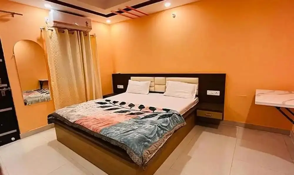 Файзабад: Fabhotel New Raghukul Loung