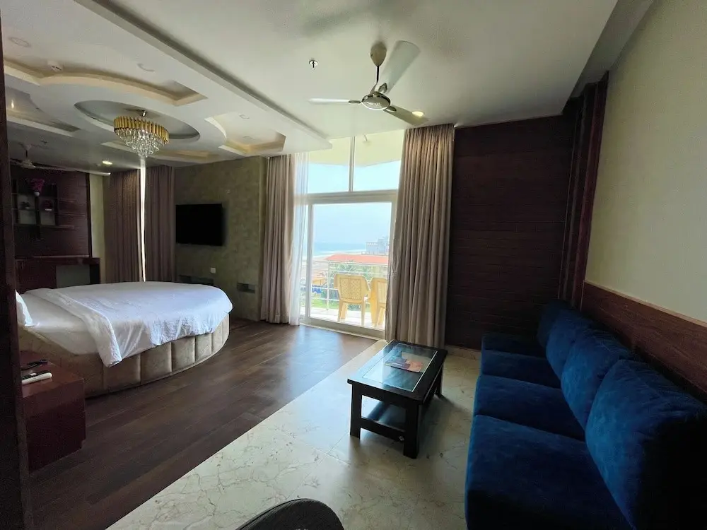 Пури: TBS Sea View - Full AC- Pool & Breakfast