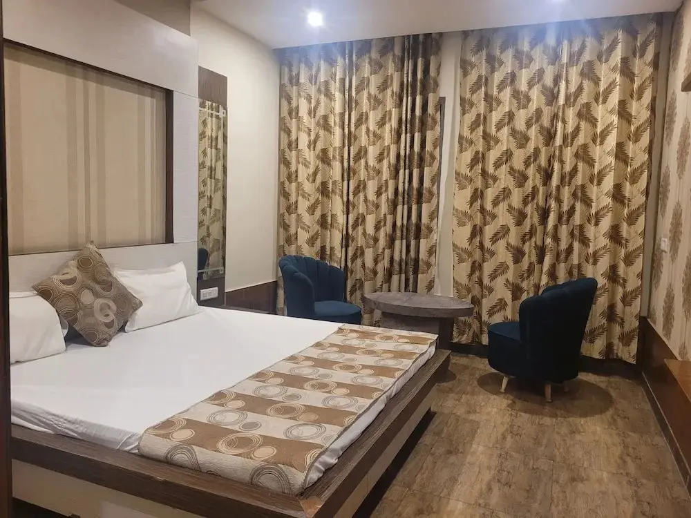 Rohtak: The Aura Grand