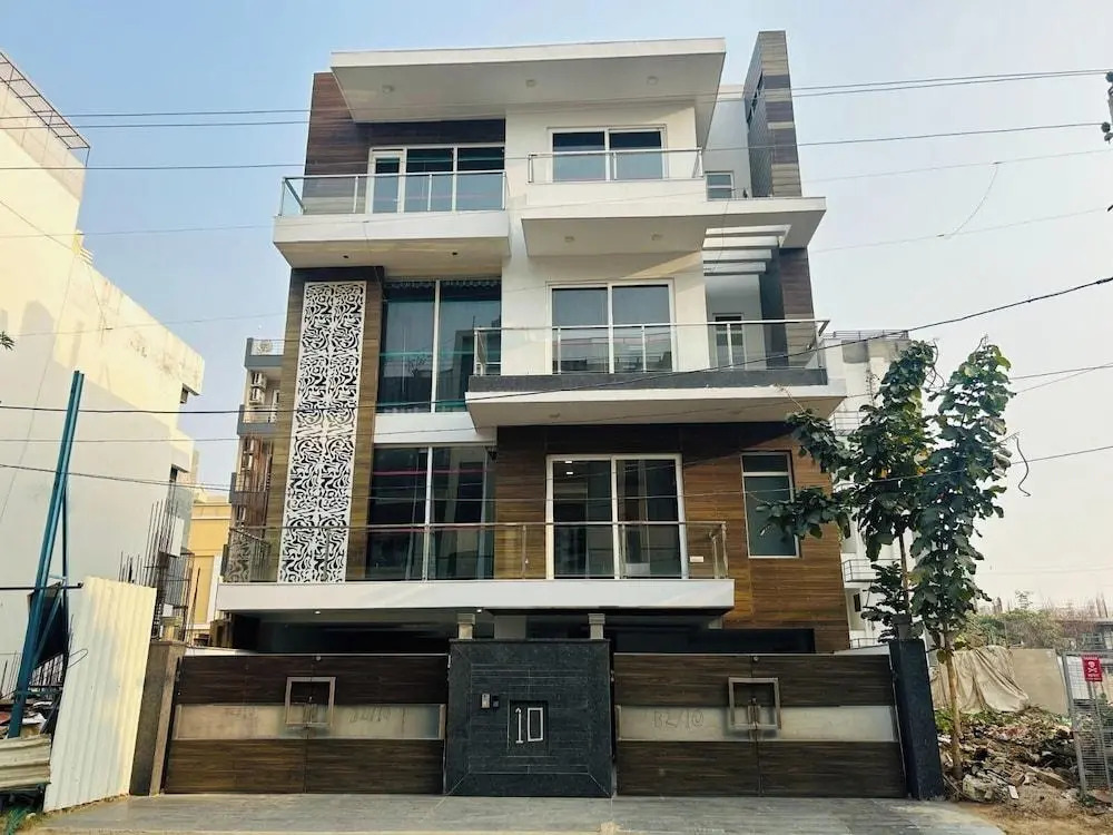 Lime Tree 3BHK Serviced Apartments DLF 5 — фото 1