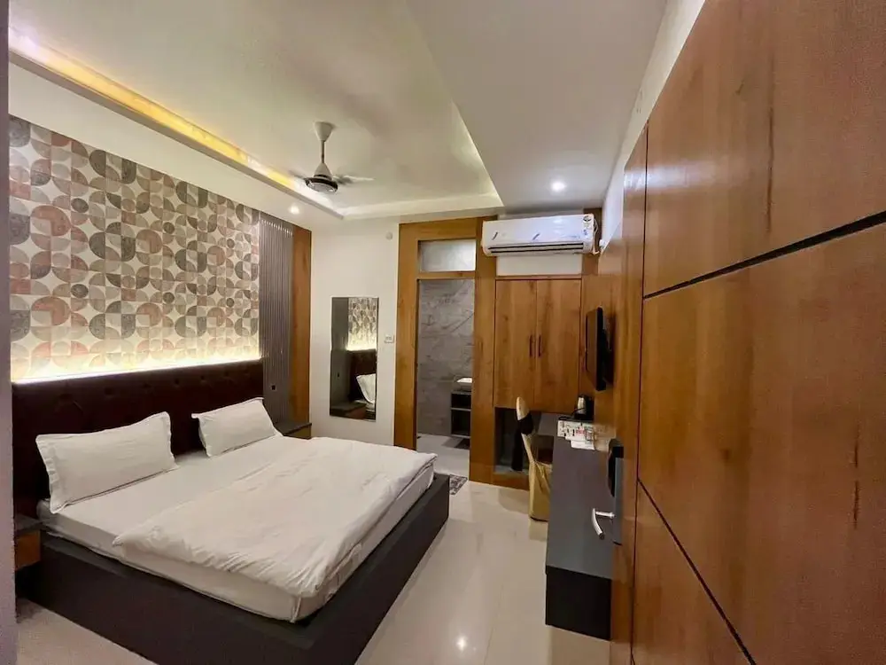 Пратапгарх: Hotel Satyam Inn