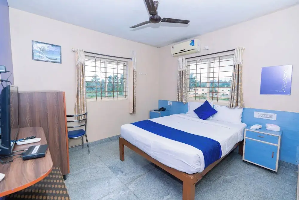 Chikkajala: Hotel Natasha Regency
