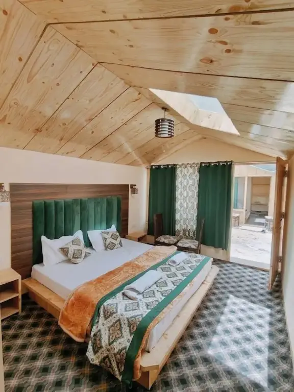 Спангмик: The Grand Lodge Pangong