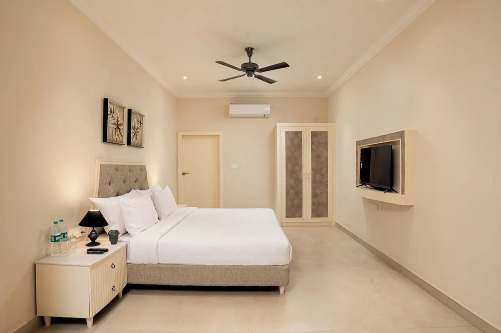 Удаипур: 1 Amiras Entire Villa at Fateh Sagar, Udaipur