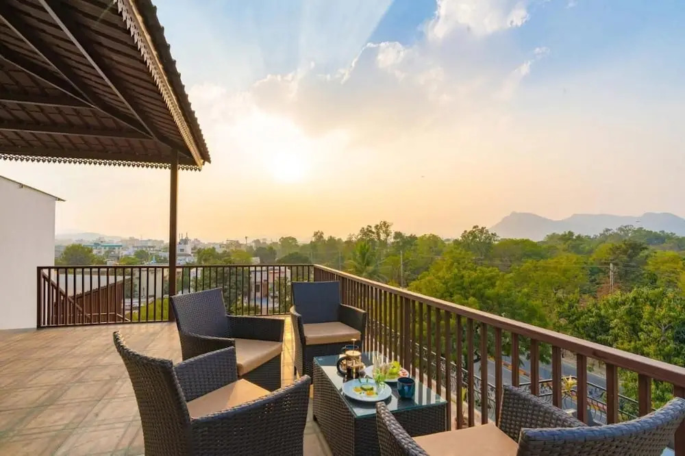 Удаипур: 1 Amiras Entire Villa at Fateh Sagar, Udaipur
