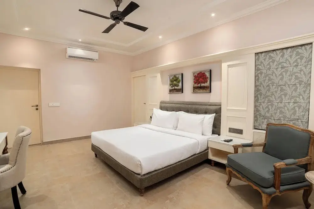 Удаипур: 1 Amiras Entire Villa at Fateh Sagar, Udaipur