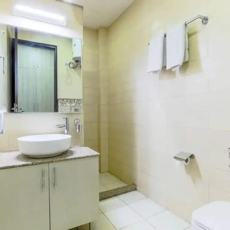 Гуруграм: Parfait Street 2bhk Service Apartment Near Fortis