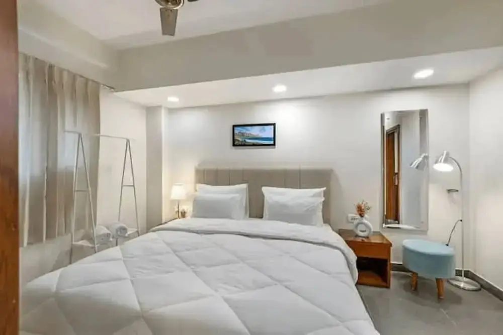 Гуруграм: Tranquil Studio Apartment