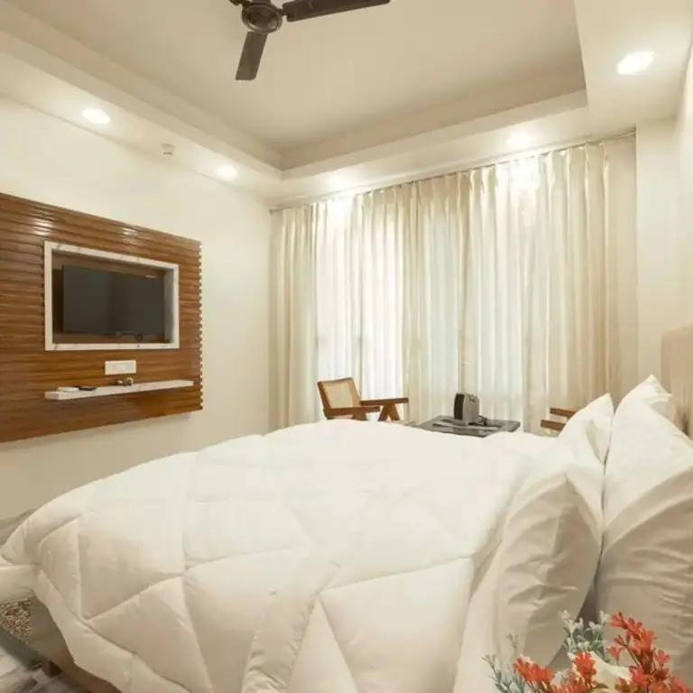 Гуруграм: Urban Modern Loft Near Fortis