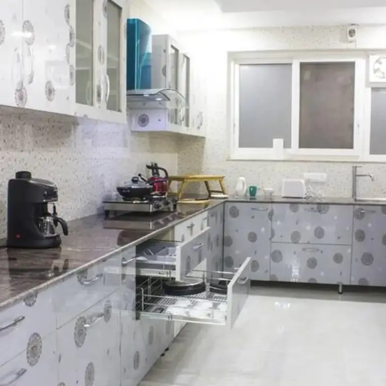 Гуруграм: Parfait Street 3bhk Service Apartment Near Fortis