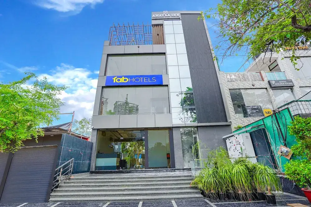 Fabhotel Amayra Inn — фото 1
