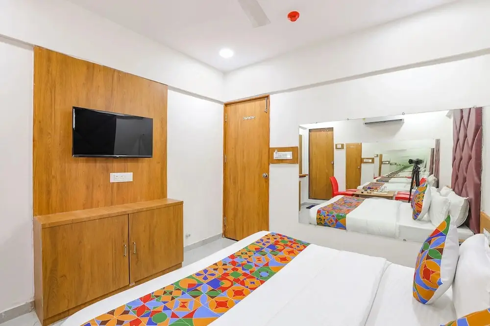 Гандхинагар: Fabhotel Crystal I