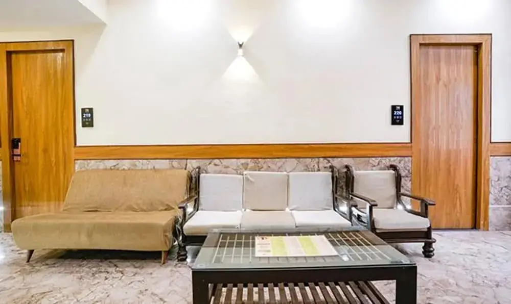 Мумбаи: Fabhotel 7 Square