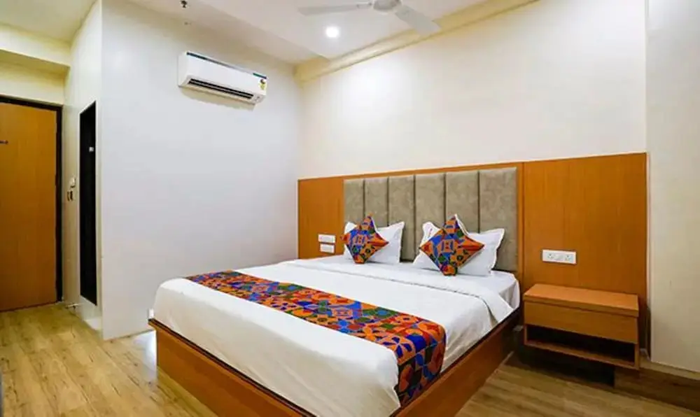 Мумбаи: Fabhotel 7 Square