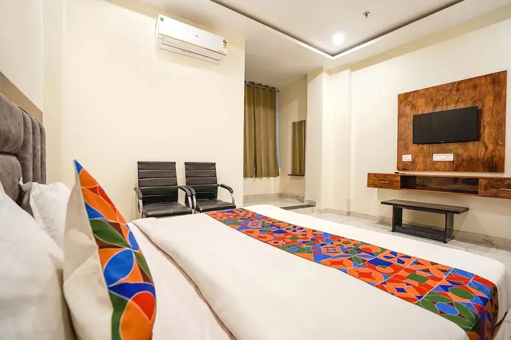 Матхура: Fabhotel Kyshna Inn