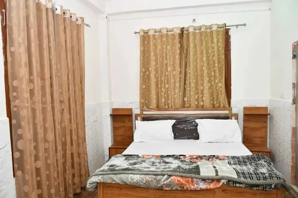 Файзабад: Siyaji Guest House