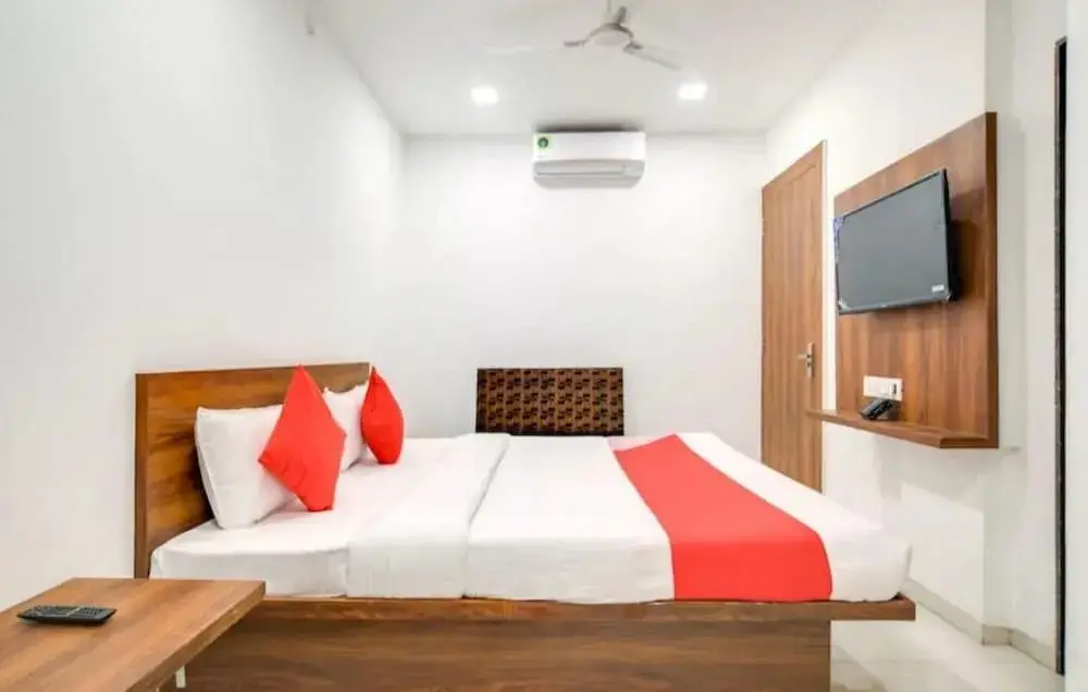 Индаур: Hotel Apple Grand