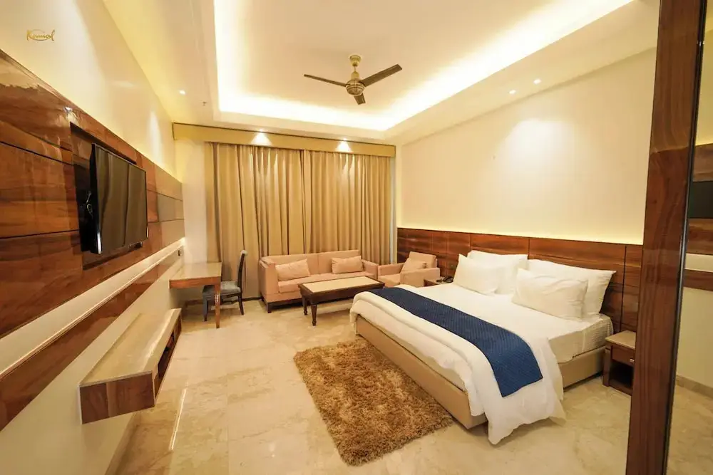 Большая Нойда: Sukhsaroj Hotel And Resorts