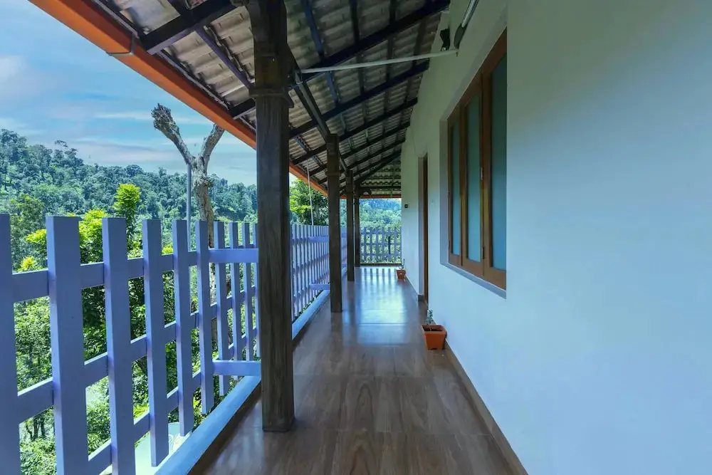 Кушалнагар: Treebo River View