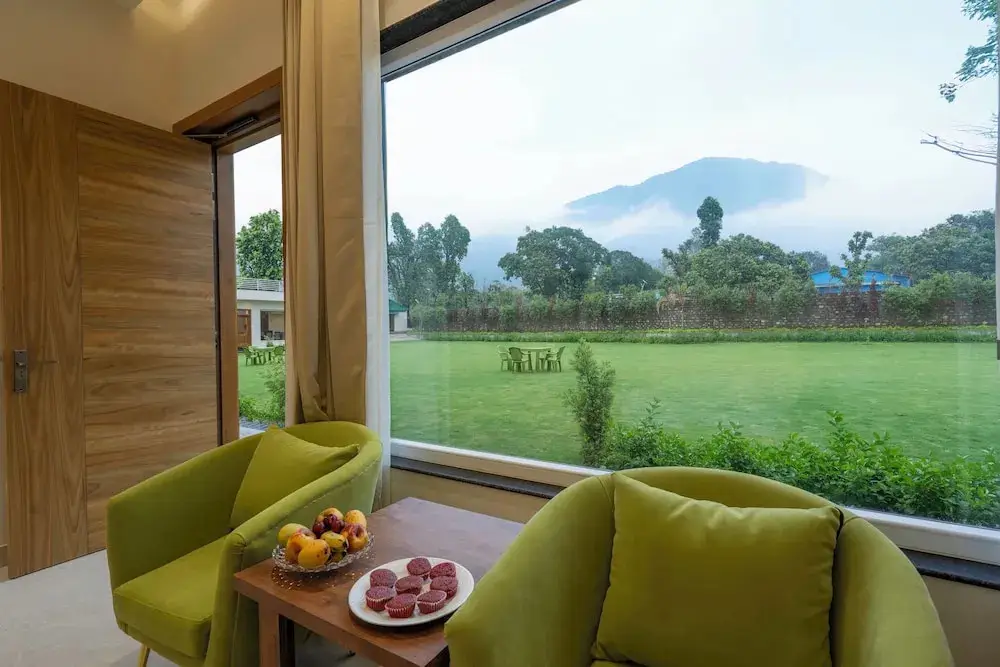 Наинитал: Corbett Four Seasons