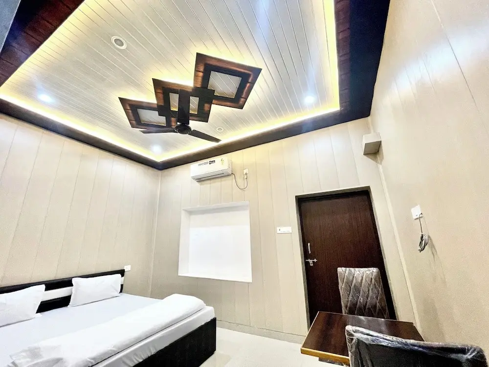 Варанаси: Hotel DEV VILLA GUEST HOUSE - VARANASI