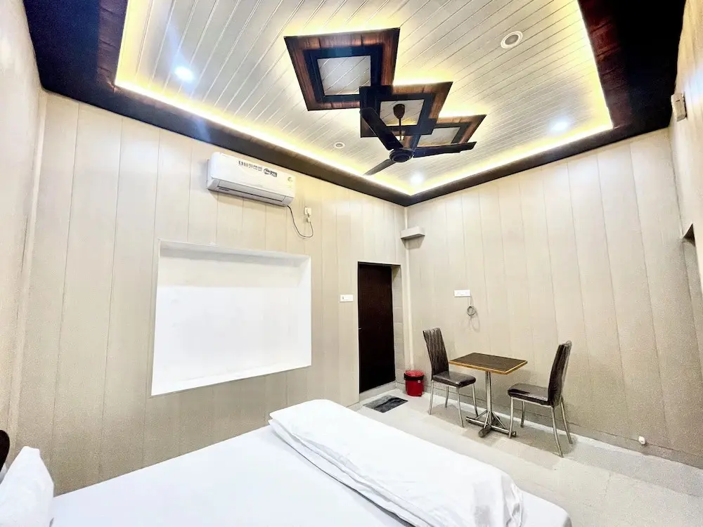 Варанаси: Hotel DEV VILLA GUEST HOUSE - VARANASI