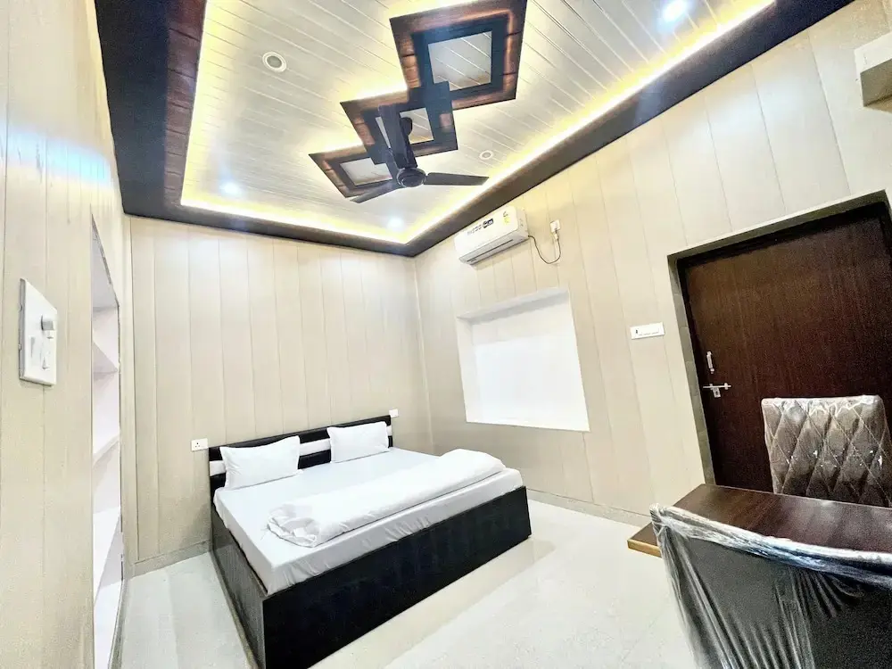 Варанаси: Hotel DEV VILLA GUEST HOUSE - VARANASI
