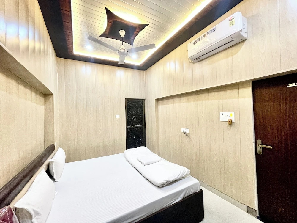 Варанаси: Hotel DEV VILLA GUEST HOUSE - VARANASI