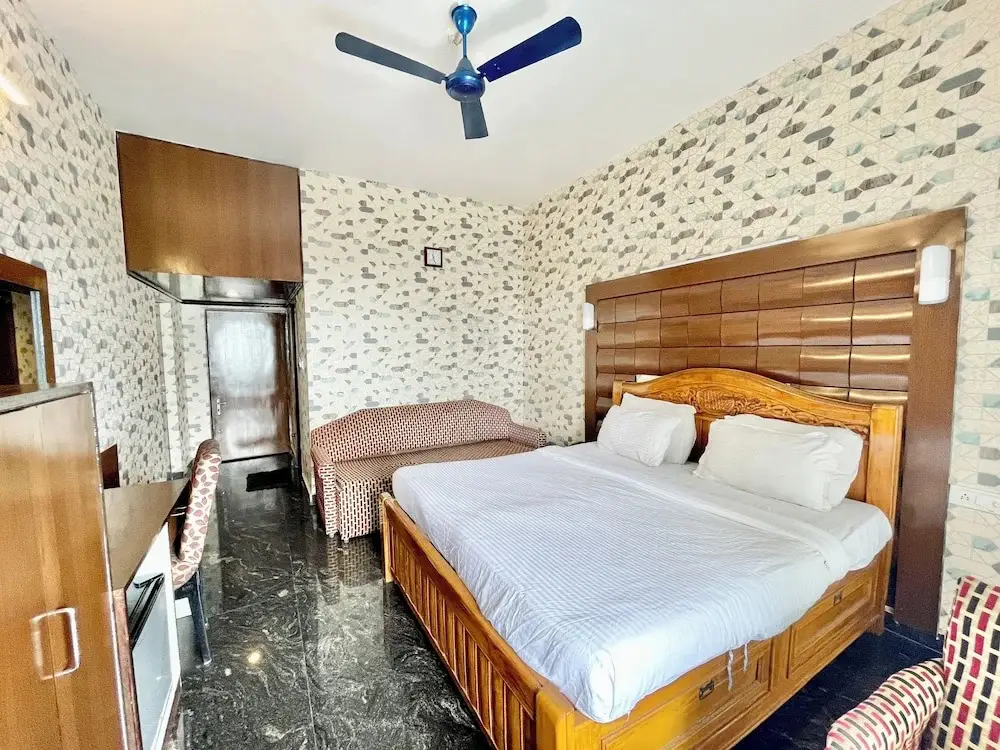 Пури: Hotel V-i sea view - Puri