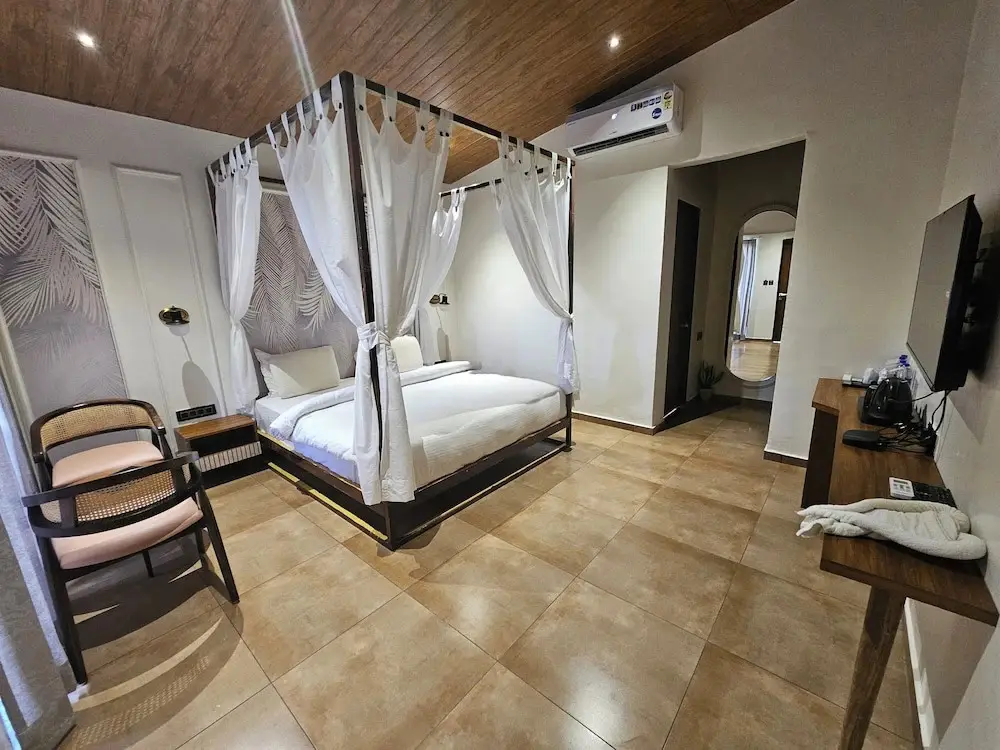 Гарудешвар: River view Tent Resort