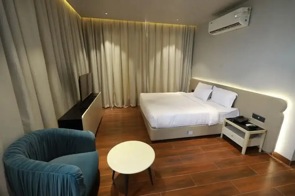Bilaspur: Hotel Red Diamond