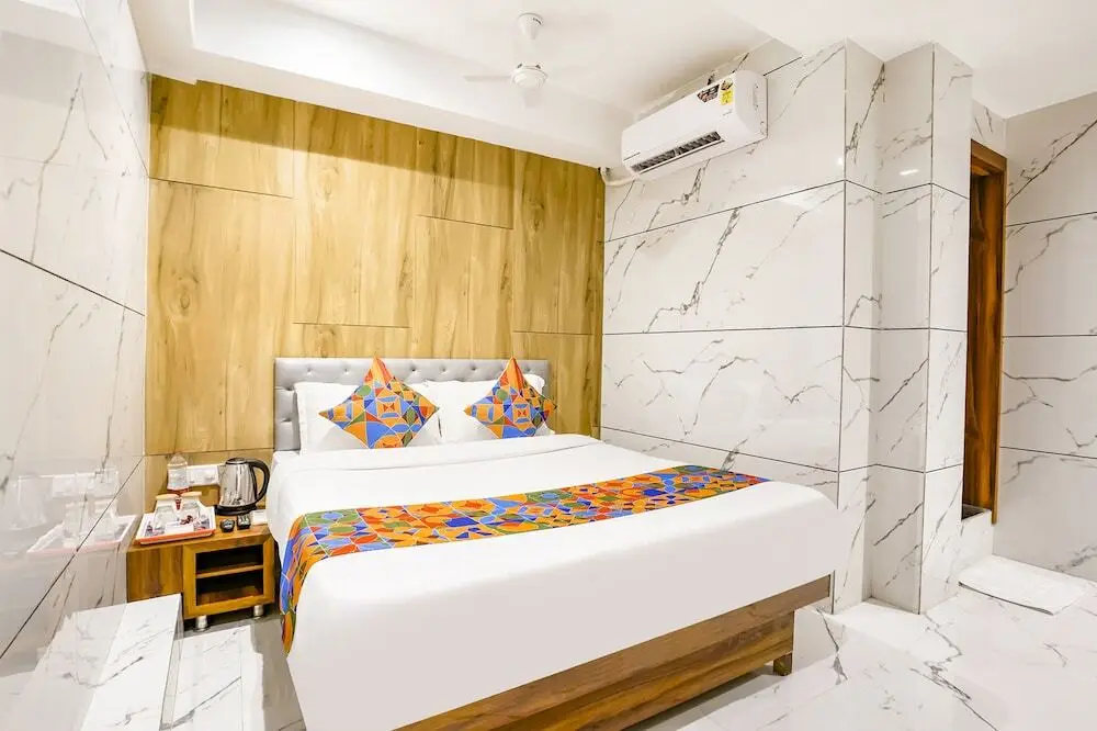 Мумбаи: FabHotel Shubham Inn