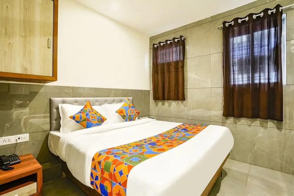 Мумбаи: FabHotel Shubham Inn