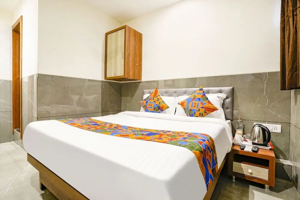 Мумбаи: FabHotel Shubham Inn