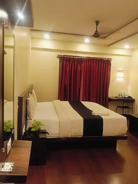 Бангалор: Hotel Royalwood Premier - Domlur