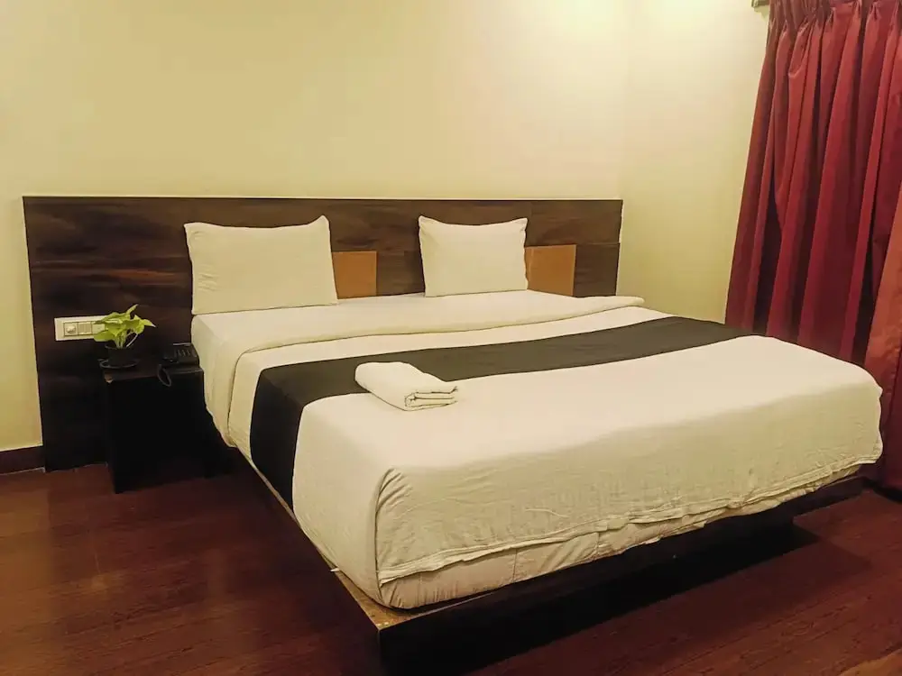 Бангалор: Hotel Royalwood Premier - Domlur